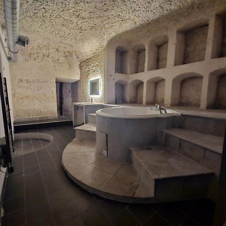 Ferienwohnung Troglodyte Baths Saint-Étienne-de-Chigny Exterior foto