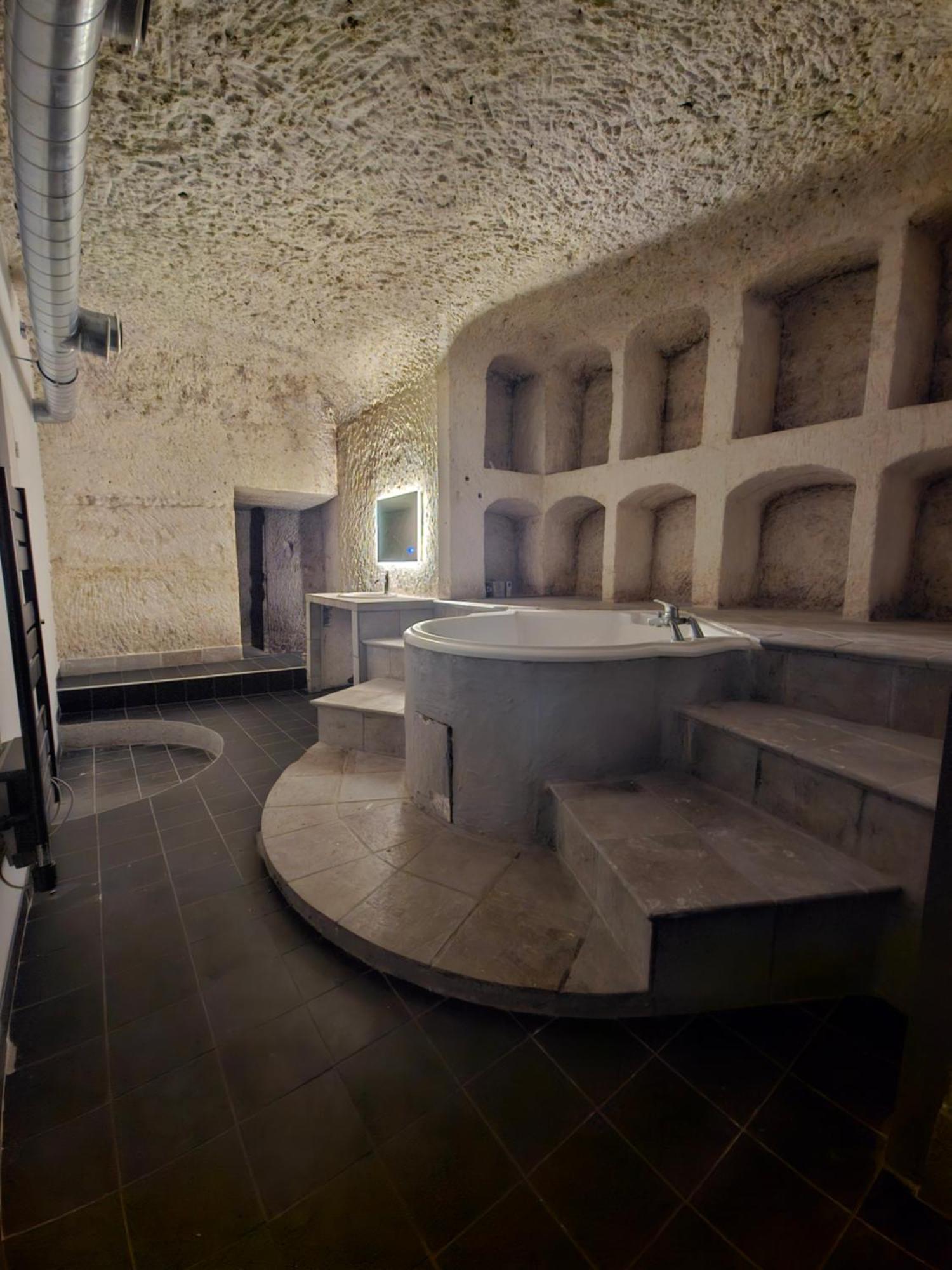 Ferienwohnung Troglodyte Baths Saint-Étienne-de-Chigny Exterior foto